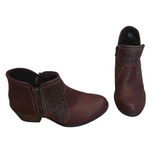 Earth Origins Merlot Red Woven Leather Alexis Side Zip Ankle Booties New Sz 7